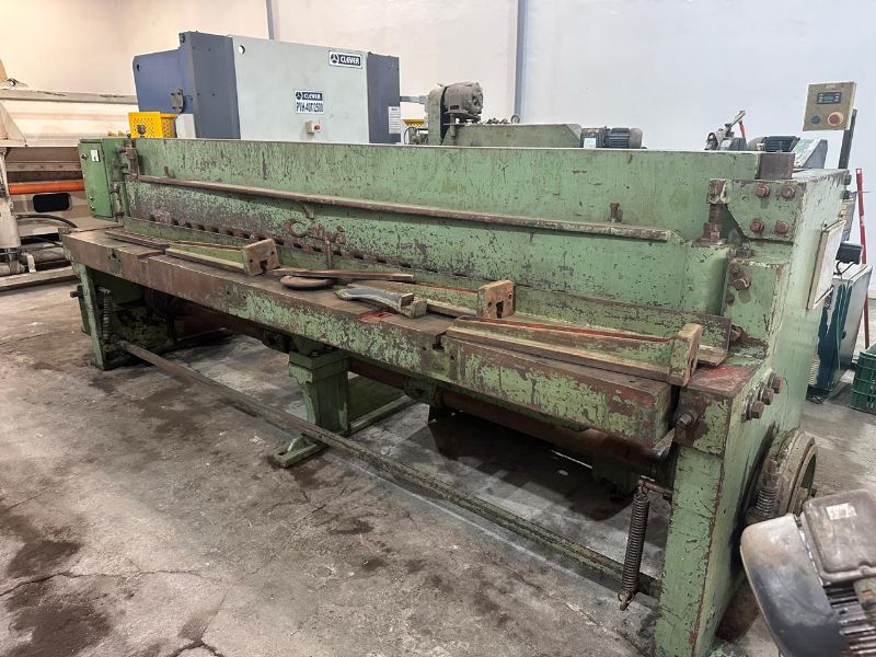 Guilhotina Calvi Guilhotina Calvi